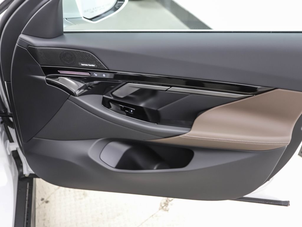 2026 BMW 5 Series 530i - Photo 29