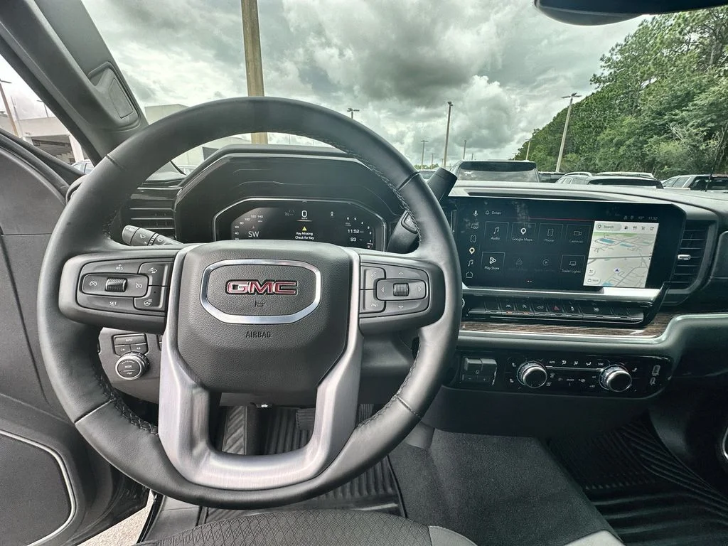 Certified Used 2025 Onyx Black GMC Elevation image 11