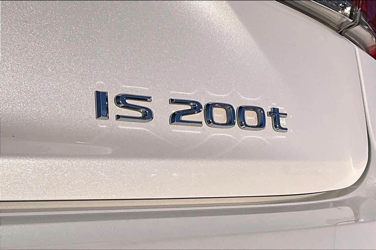 Used 2017 Eminent White Pearl Lexus  image 29
