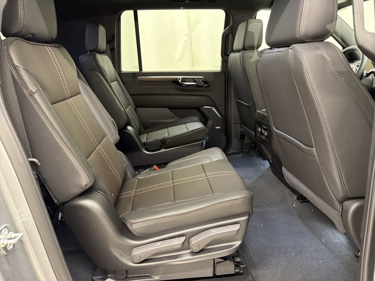 New 2026 Sterling Gray Metallic Chevrolet High Country image 20