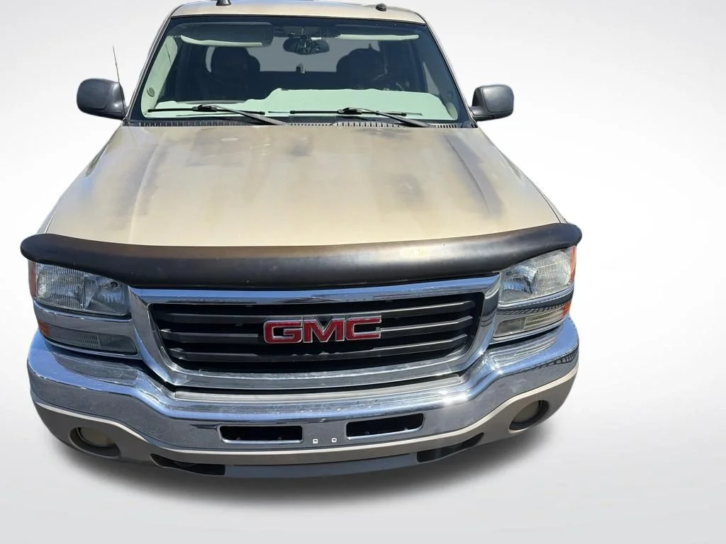 Used 2004 Sand Beige GMC SLT image 2