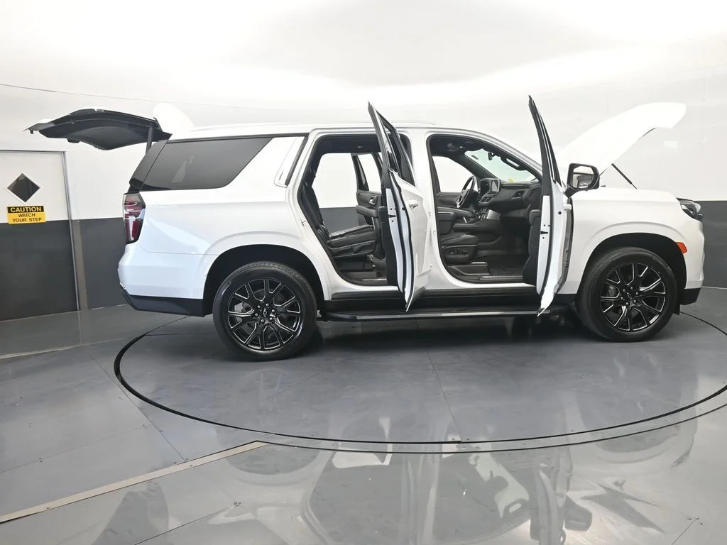 Used 2023 Iridescent Pearl Tricoat Chevrolet LT image 81
