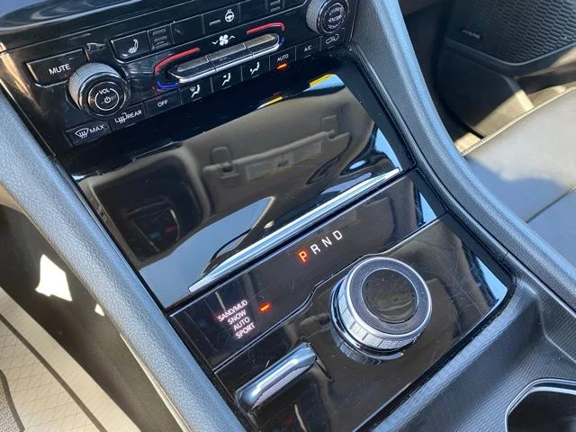 Used 2024 White Jeep Limited image 21