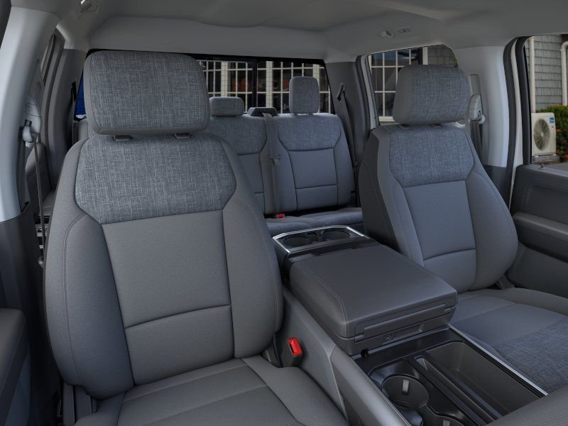 New 2025 Space White Metallic Ford XLT image 10