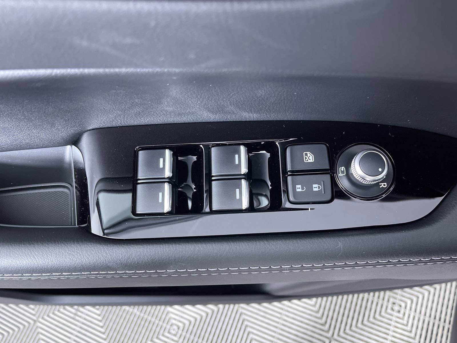 2025 Mazda CX-5 S Premium Plus package - Photo 14