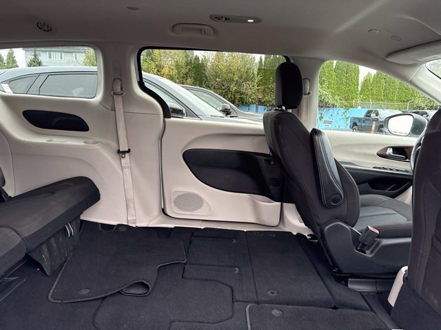 Used 2023 Bright White Clearcoat Chrysler LX image 14