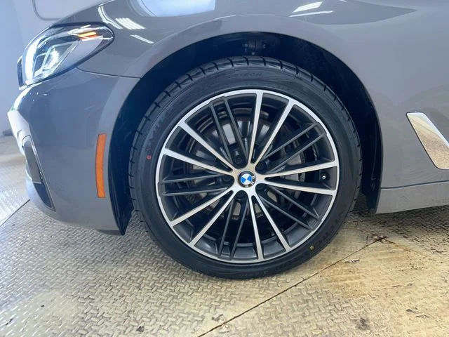 Used 2022 Gray BMW 540i xDrive image 20