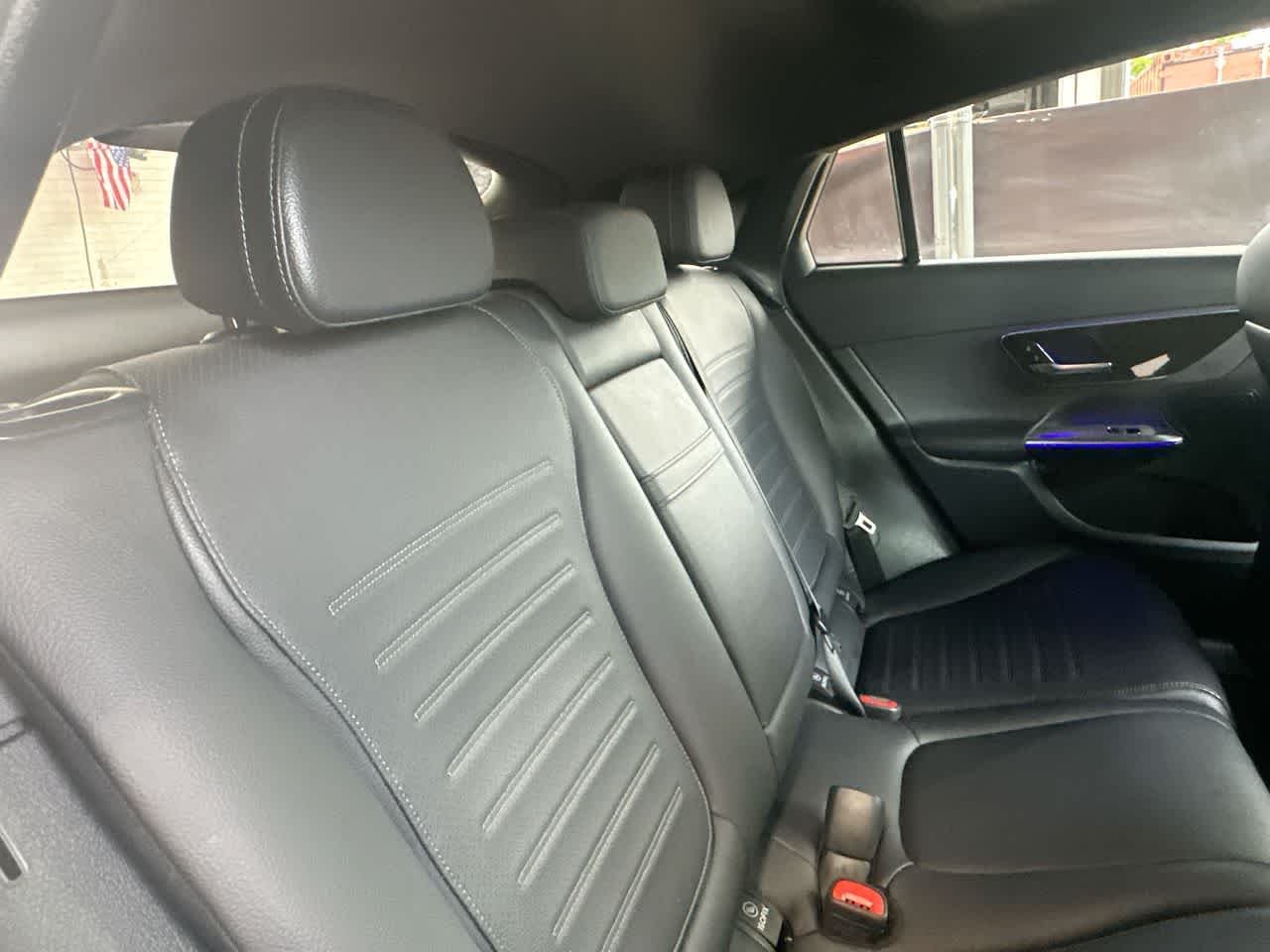 Used 2025 Polar White Mercedes-Benz GLC 300 image 26
