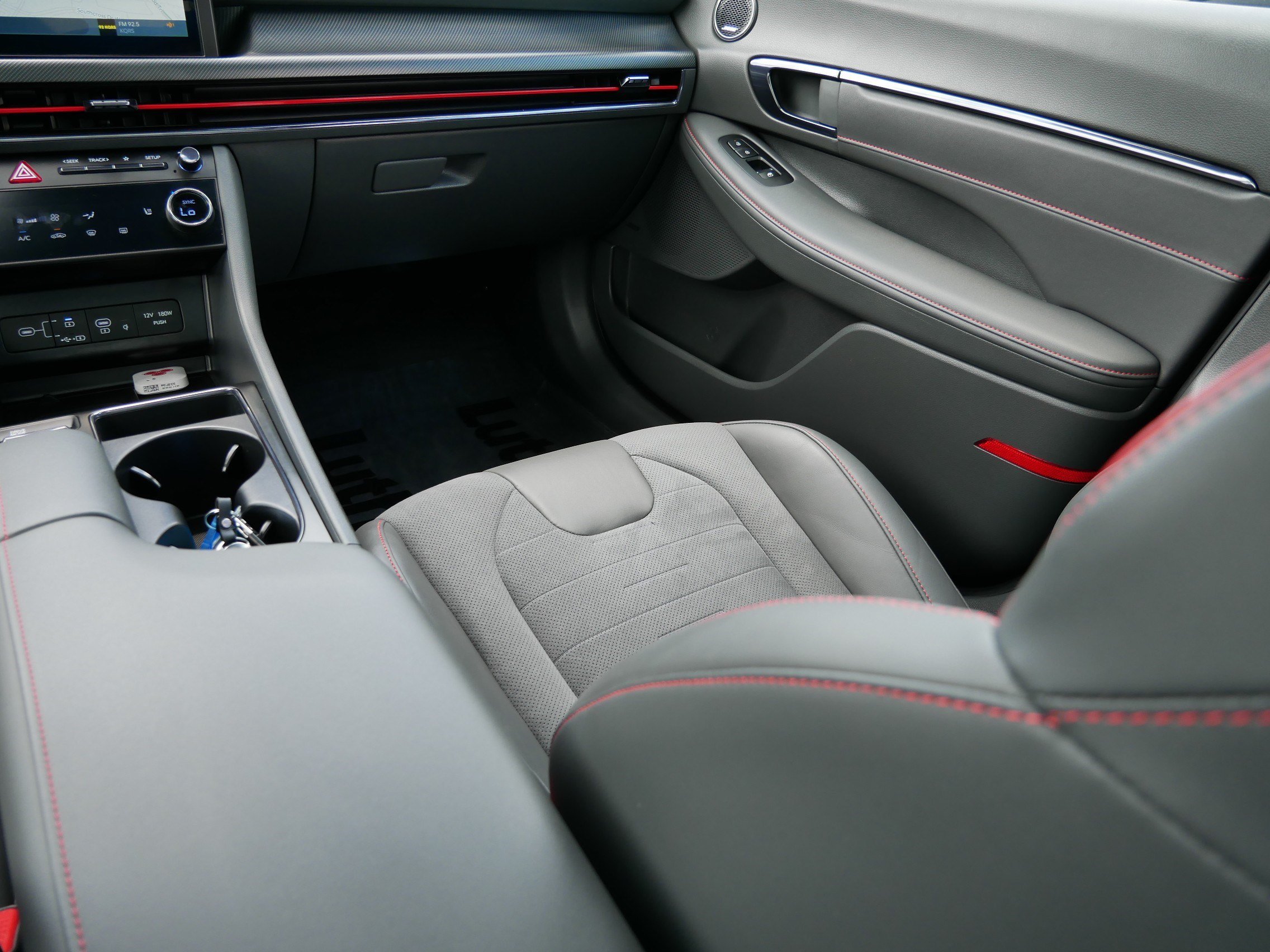 2025 Hyundai Sonata N Line - Photo 11
