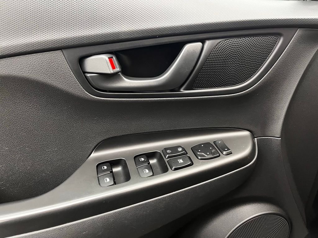 2023 Hyundai Kona SEL - Photo 17