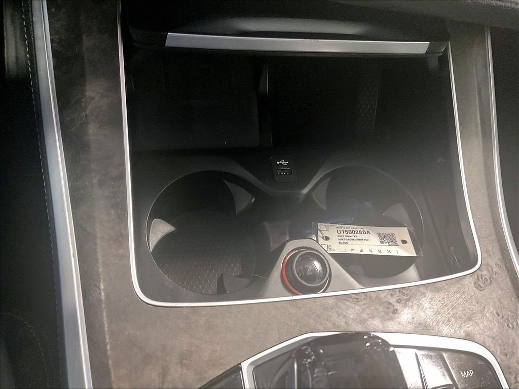 Used 2020 Black BMW xDrive40i image 27
