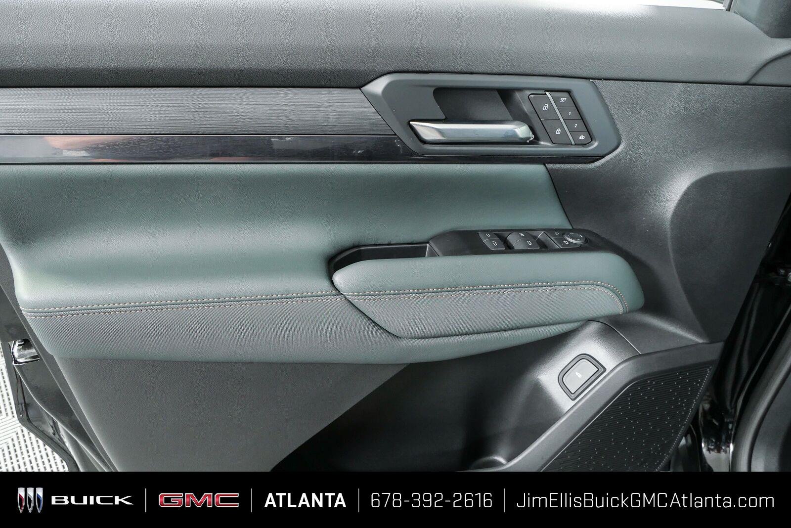 2027 GMC Terrain AT4 - Photo 7