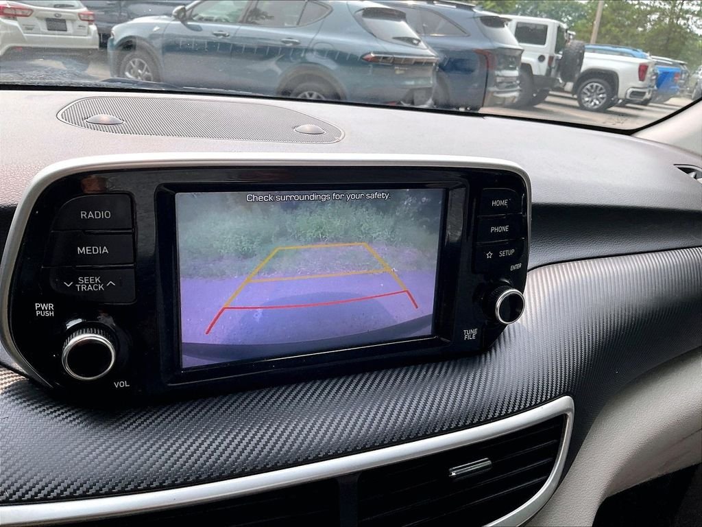 Used 2019 Silver Hyundai SE image 16