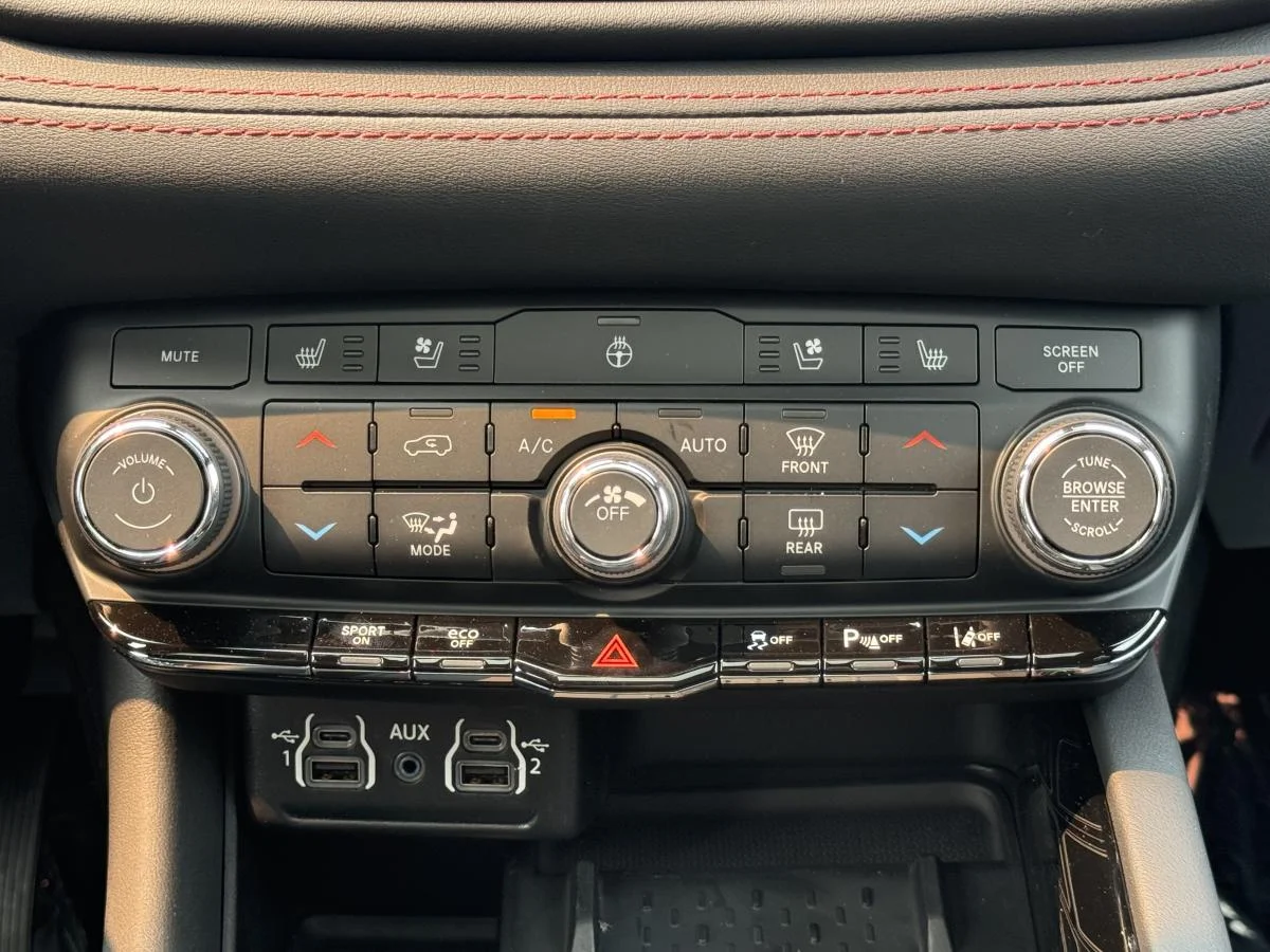 New 2026 Black Dodge Gt Hemi V8 Premium image 24