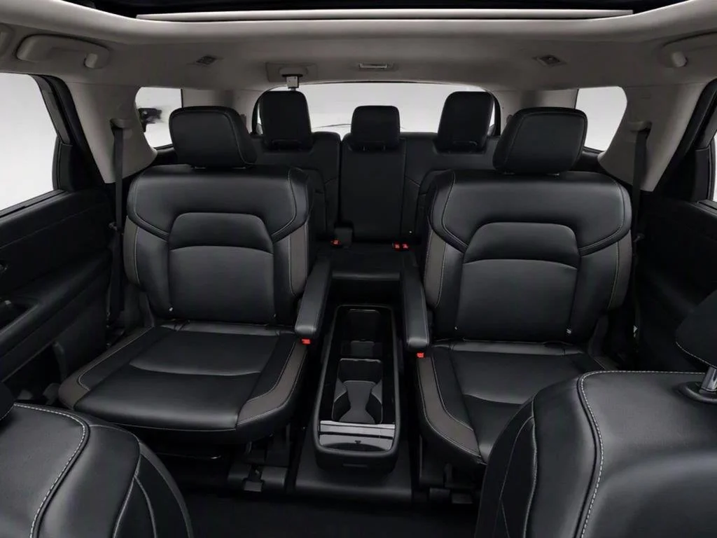 Used 2024 Super Black Nissan SL image 26
