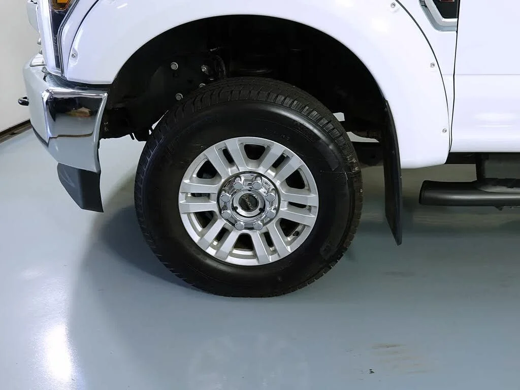 Used 2019 White Ford XLT image 9