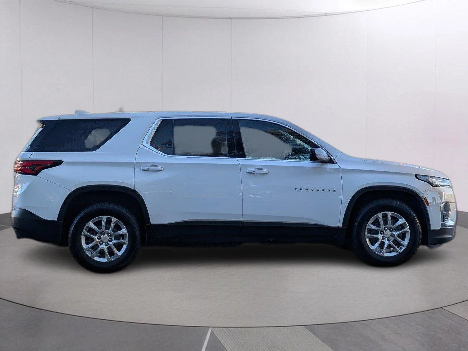 Used 2022 SUMMIT WHITE Chevrolet LS image 8