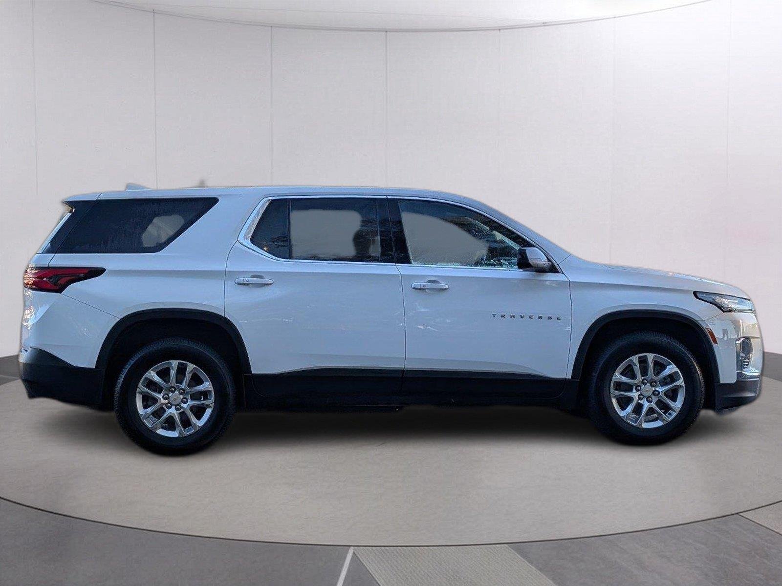Used 2022 SUMMIT WHITE Chevrolet LS image 8