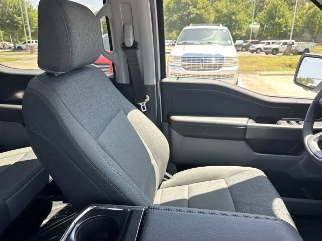 New 2026 Oxford White Ford XLT image 43