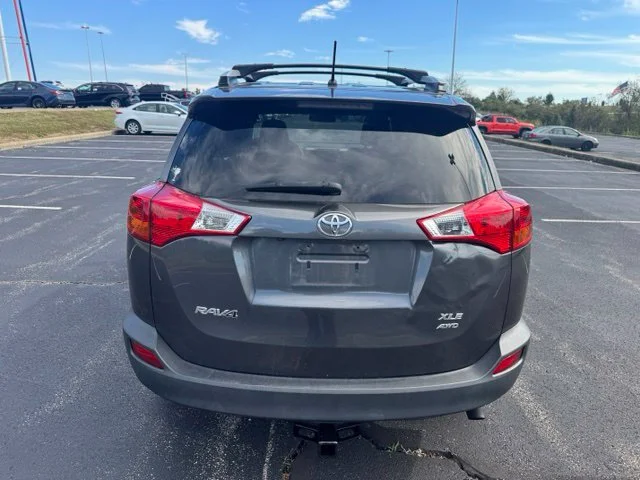 Used 2013 Magnetic Gray Metallic Toyota XLE image 4