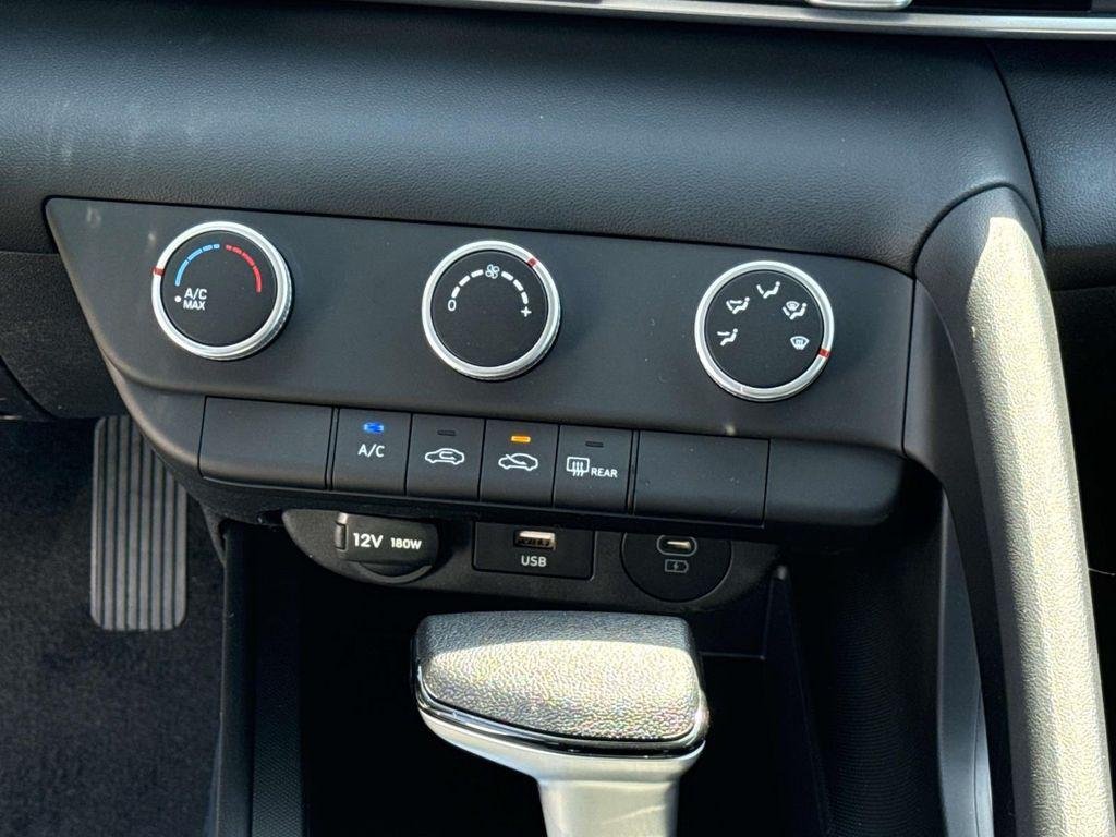 New 2026 White Hyundai SE image 19