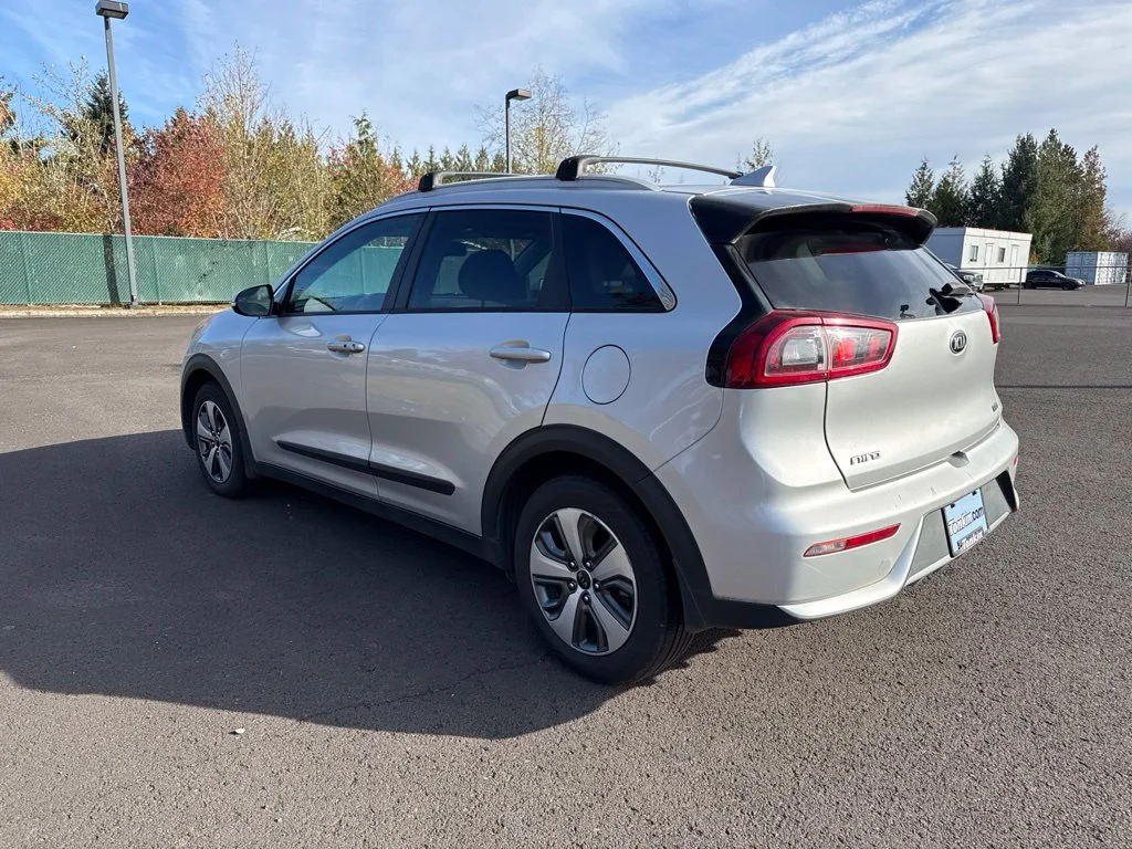 Used 2019 Silky Silver Kia EX image 5
