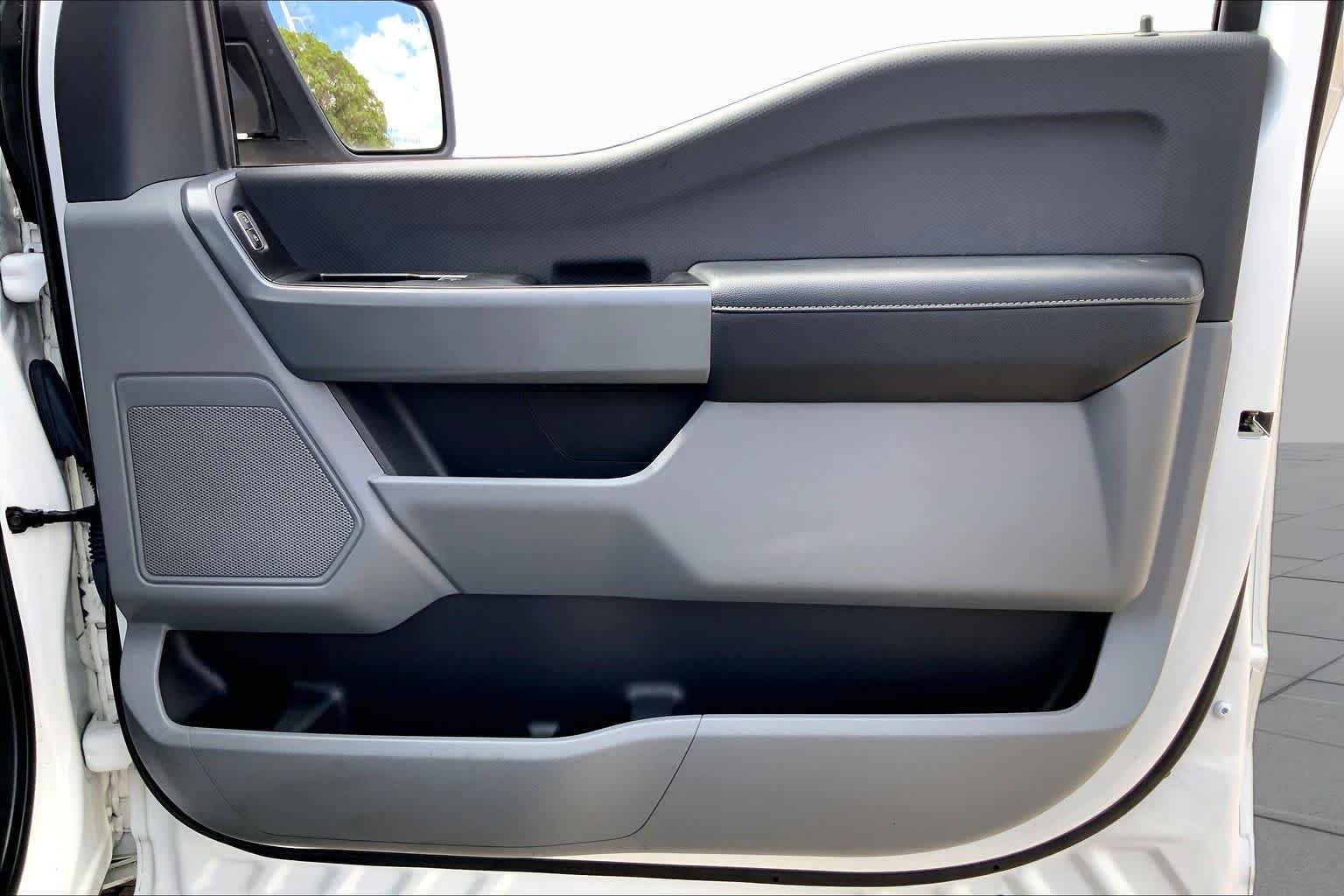 Used 2022 Oxford White Ford XLT image 23