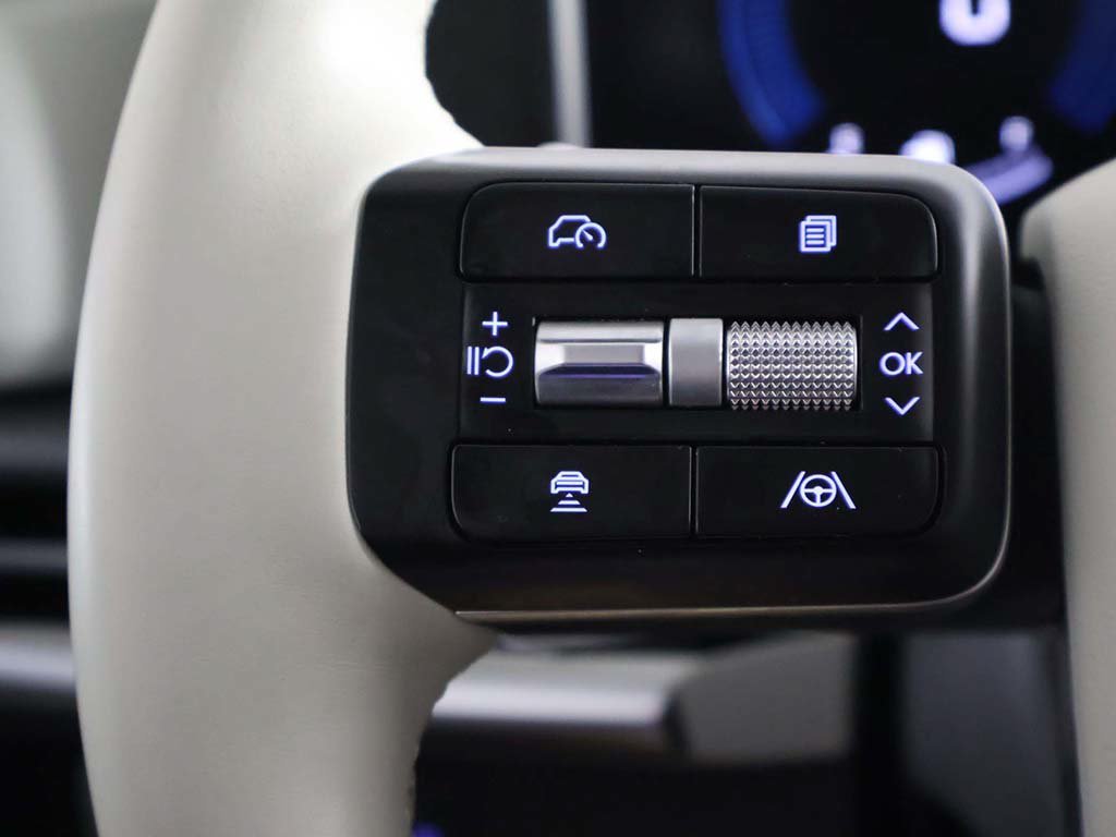 Used 2024 Gray Hyundai SE image 39