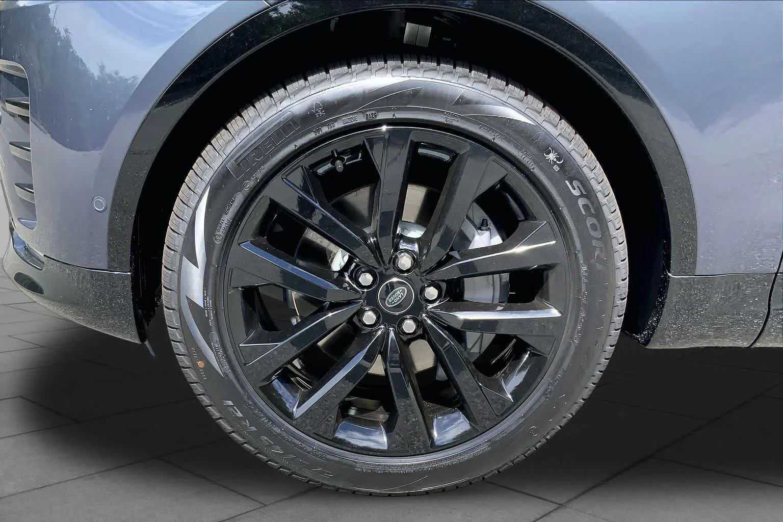 New 2026 Varesine Blue Land Rover Dynamic SE image 14