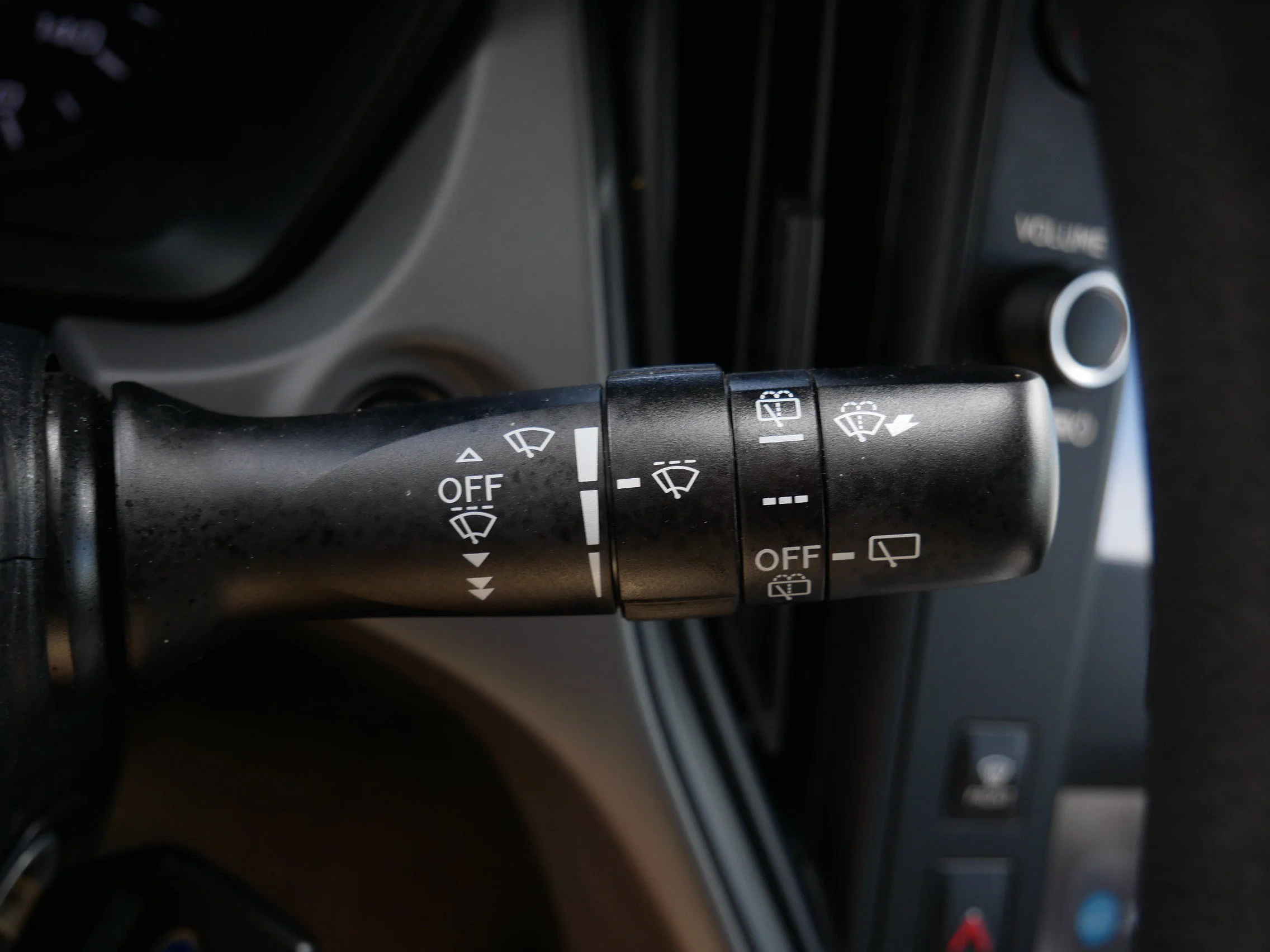 Used 2024 Ice Silver Metallic Subaru SUV CVT image 33