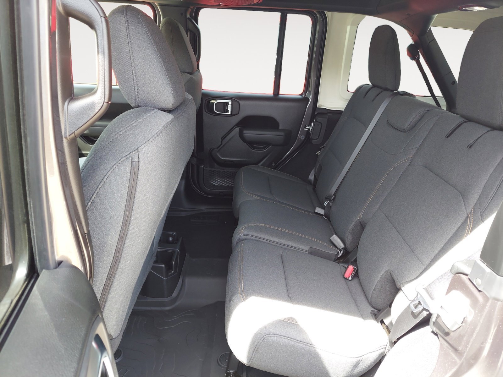 New 2026 Granite Crystal Metallic Clearcoat Jeep Sport S image 22
