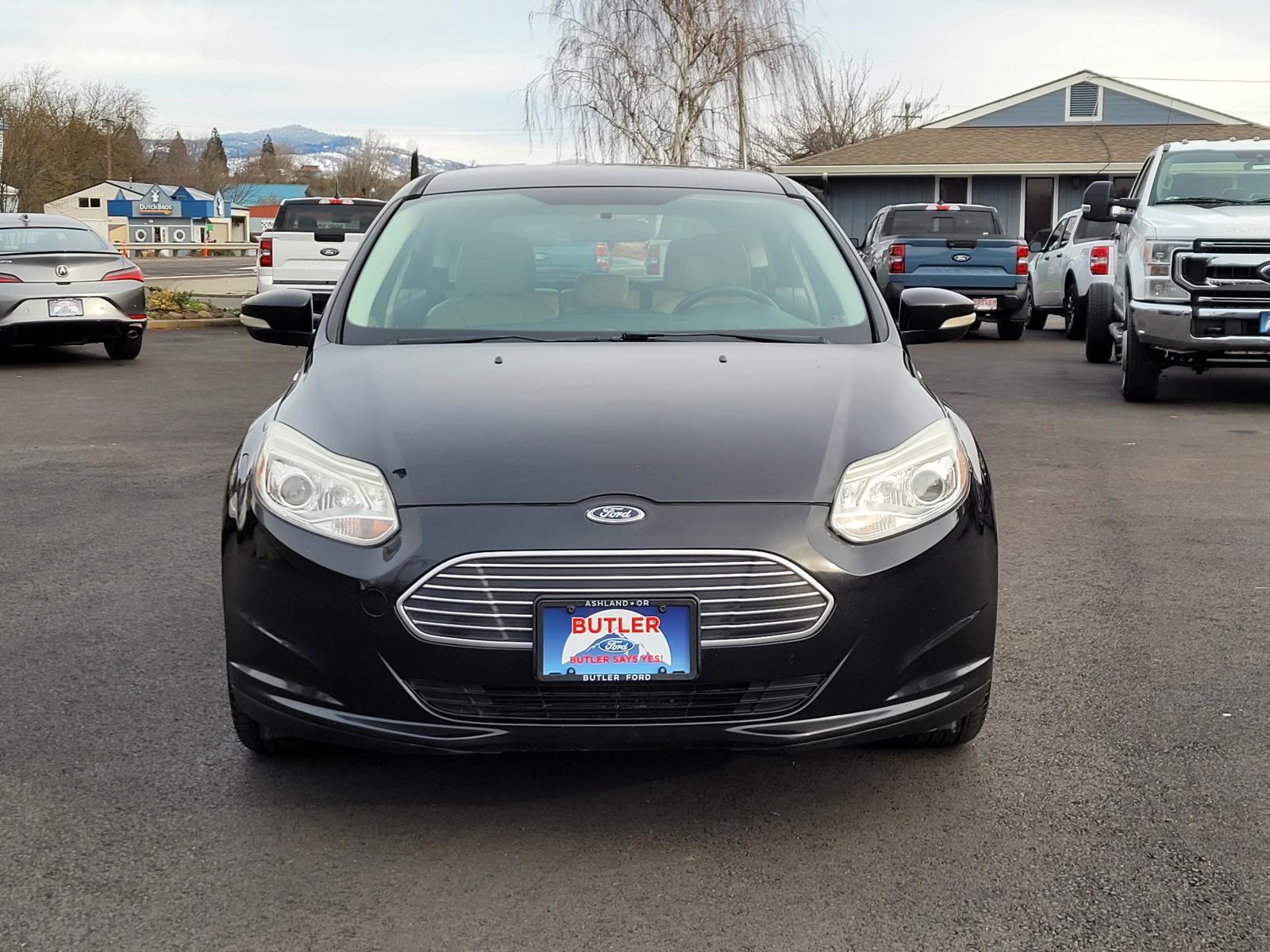 Used 2015 Ford Focus Electric with VIN 1FADP3R46FL349228 for sale in Ashland, OR