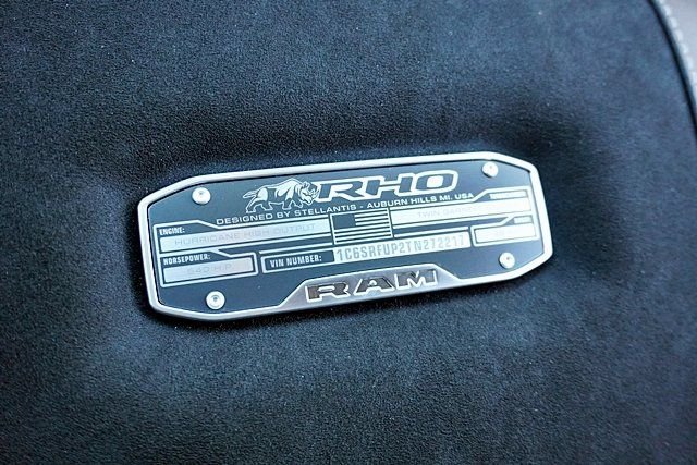 New 2026 Diamond Black Crystal Pearl-Coat Exterior Paint RAM RHO image 43