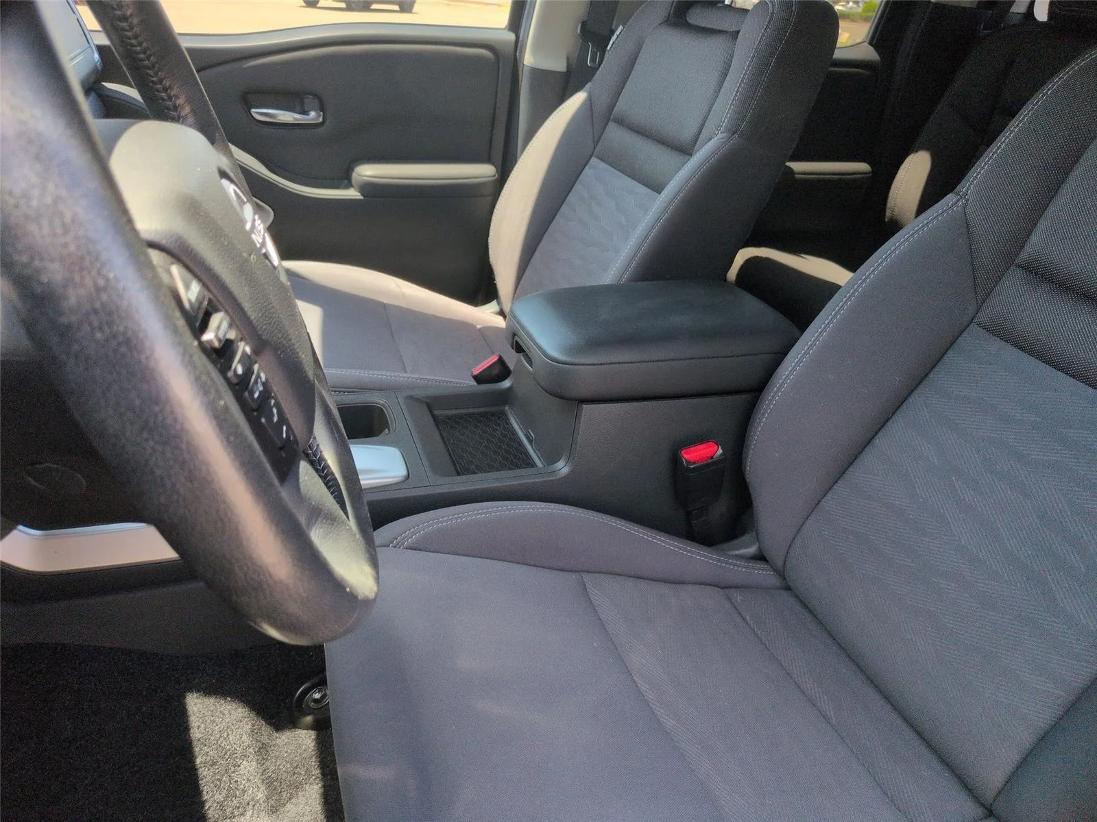Used 2022 Cardinal Red Tricoat Nissan SV image 18