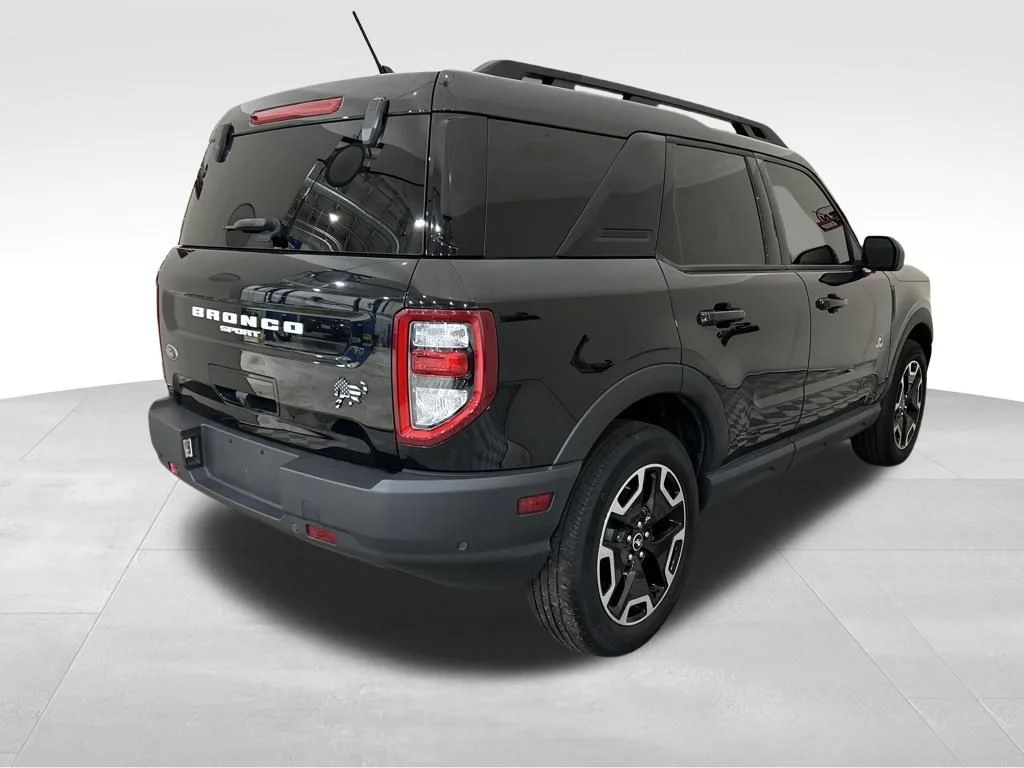 Used 2023 Black Ford Outer Banks image 5