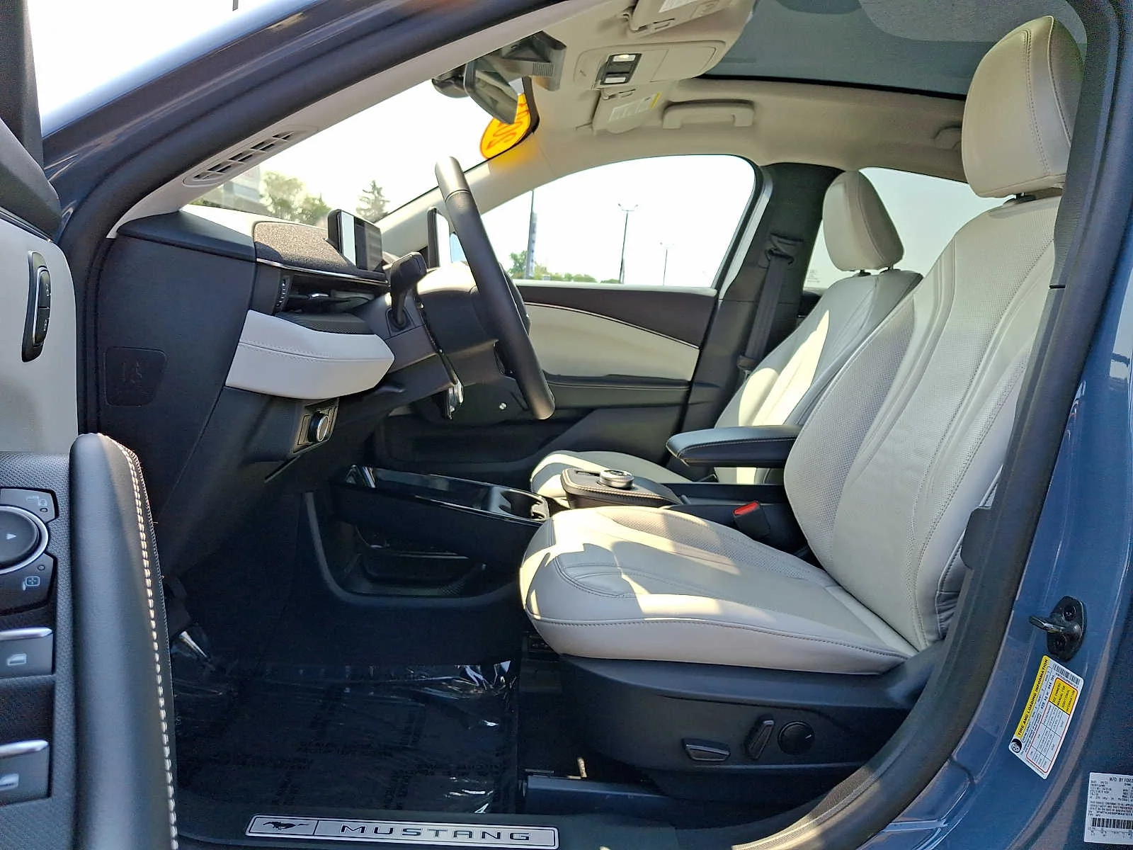 Used 2023 Vapor Blue Ford Premium image 13