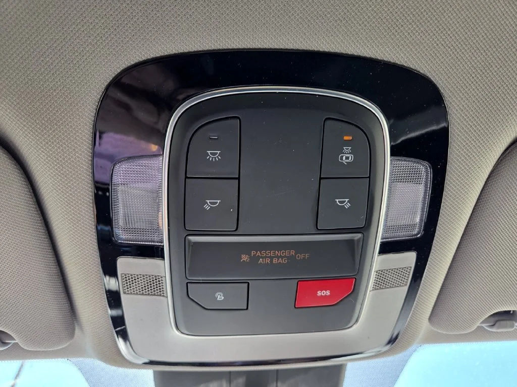 Used 2023 Silver Hyundai SEL image 19
