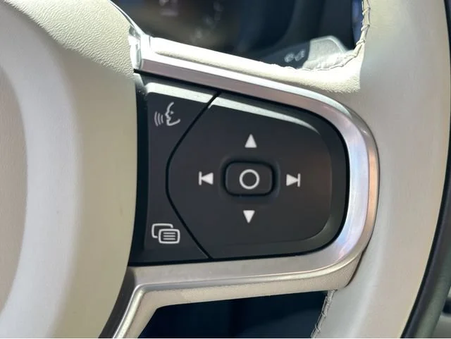 2022 Volvo S60 R-Design Expression - Photo 29