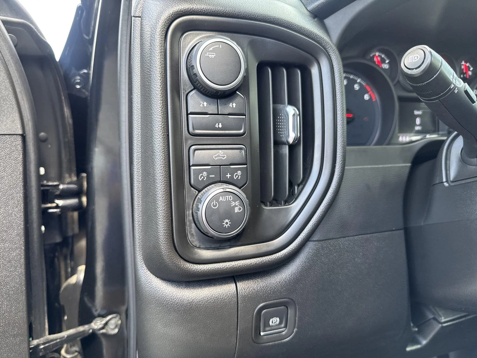 Used 2024 Black Chevrolet Custom image 19