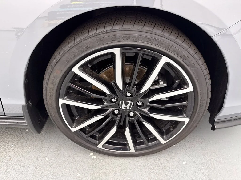 New 2026 Urban Gray Pearl Honda Touring image 12
