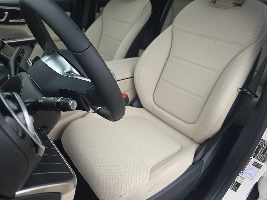 New 2027 Polar White Mercedes-Benz GLC 300 image 63