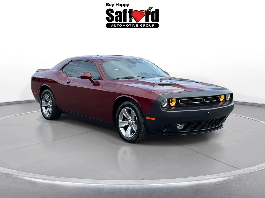 Used 2019 Red Dodge SXT image 9
