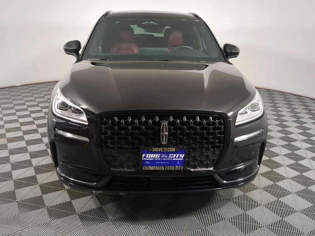 Used 2024 Infinite Black Metallic Clearcoat Lincoln Reserve image 3