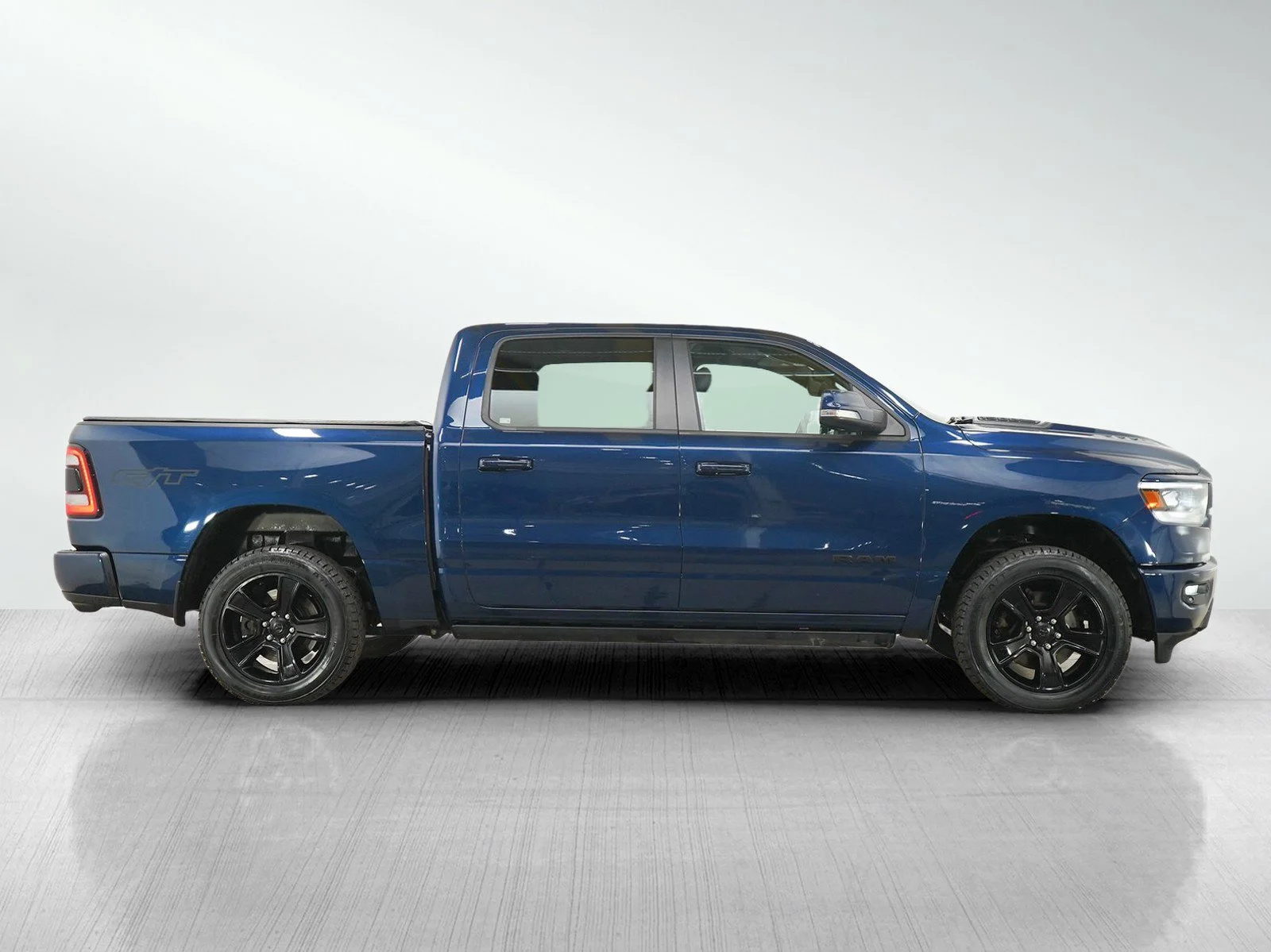 Used 2022 Patriot Blue Pearlcoat Ram Sport image 6