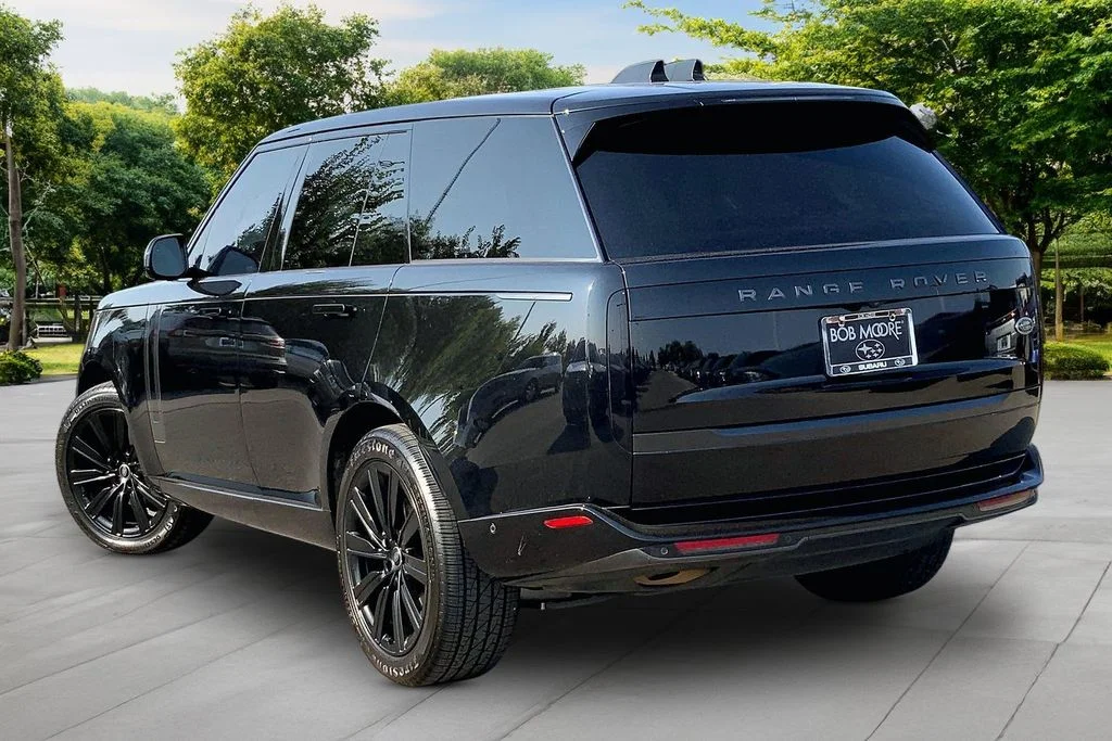 Used 2023 Black Land Rover SE image 4