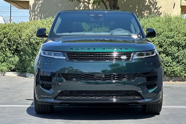 New 2026 British Racing Green Land Rover Dynamic SE image 8