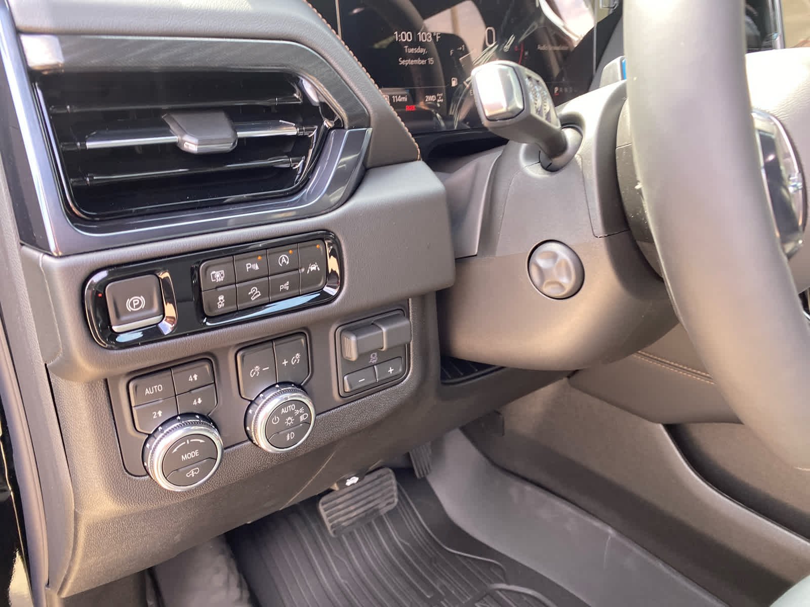 2026 GMC Yukon XL AT4 - Photo 11