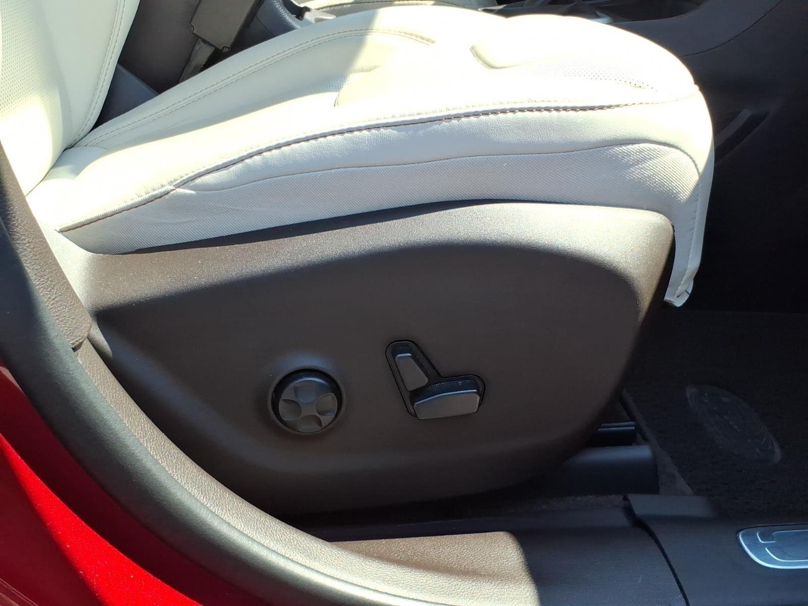 Used 2016 Deep Cherry Red Crystal Pearlcoat Jeep Overland image 20