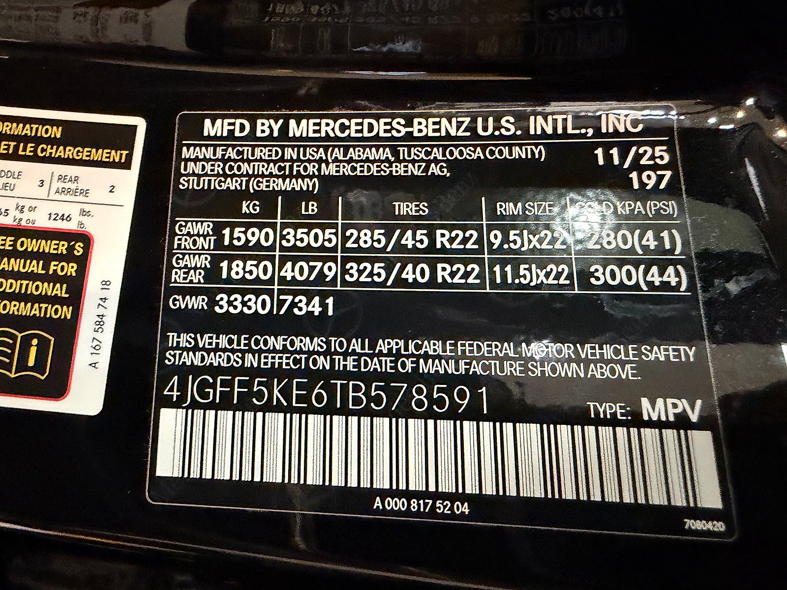 Used 2026 Obsidian Black Metallic Mercedes-Benz 4MATIC® image 26