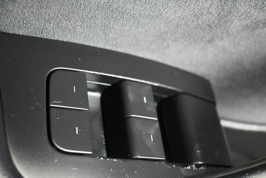 Used 2022 White Tesla Base image 18